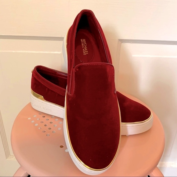 Michael Kors 6.5 Burgundy Velvet Shoes - Picture 2 of 5